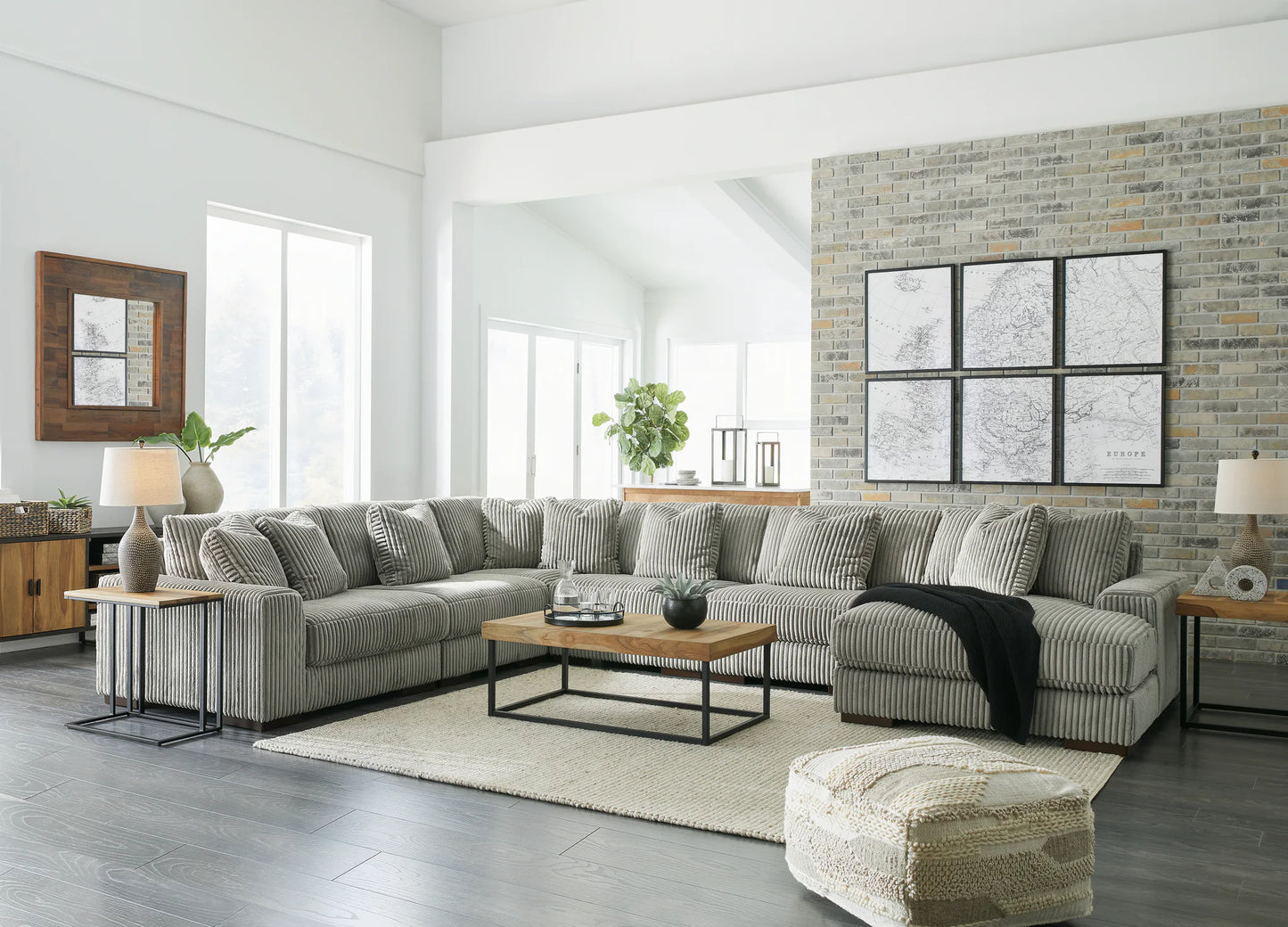 Lindyn - Fog - 6-Piece Sectional With RAF Corner Chaise