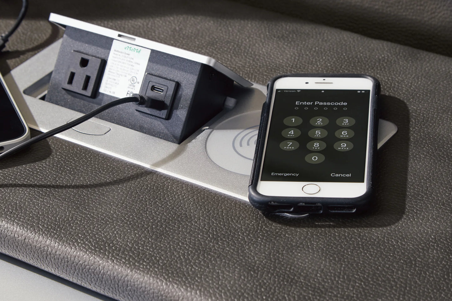 Fyne-Dyme - Shadow - Power Reclining Loveseat with Console/Adj Hdrst