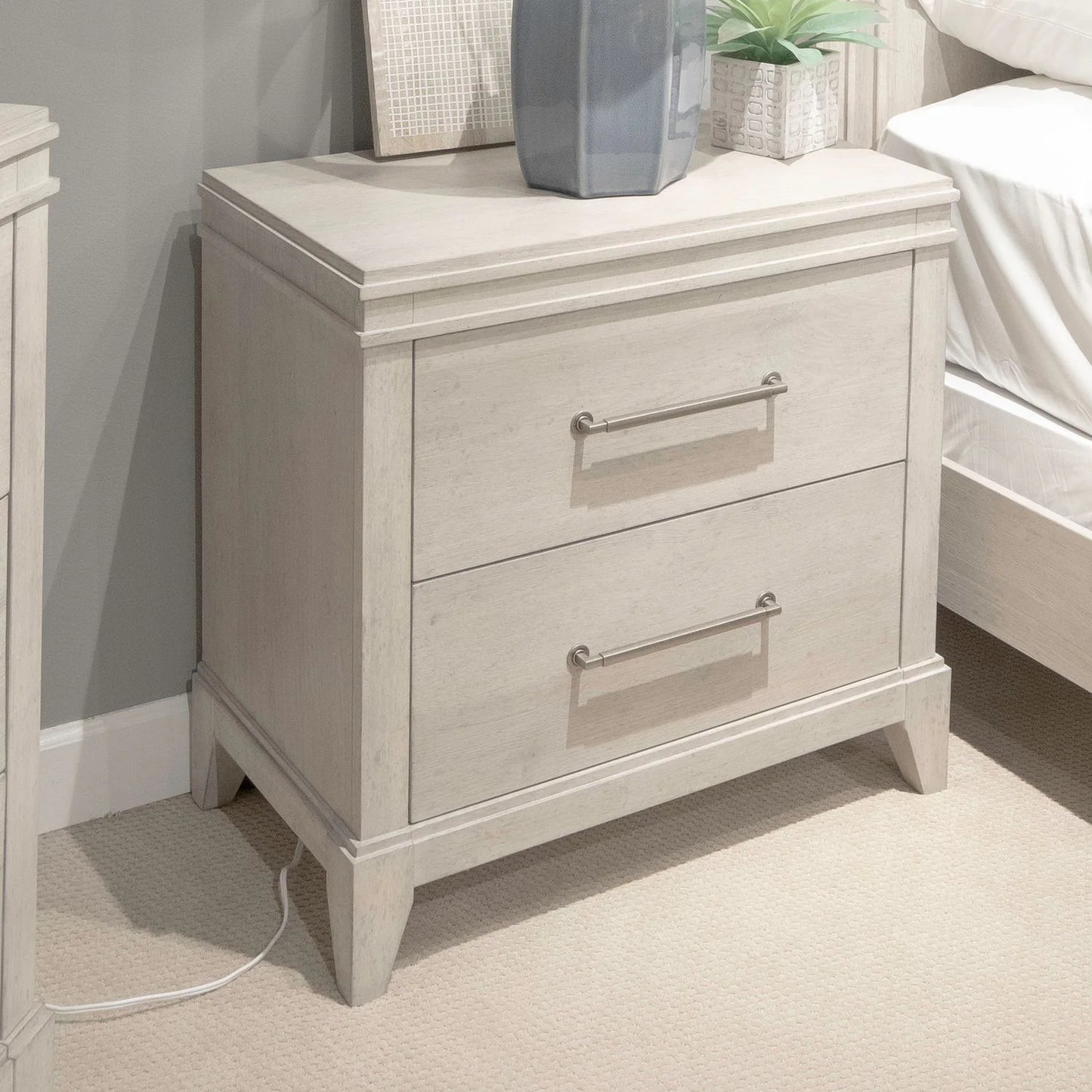 New Haven - Nightstand With Charging Station - White