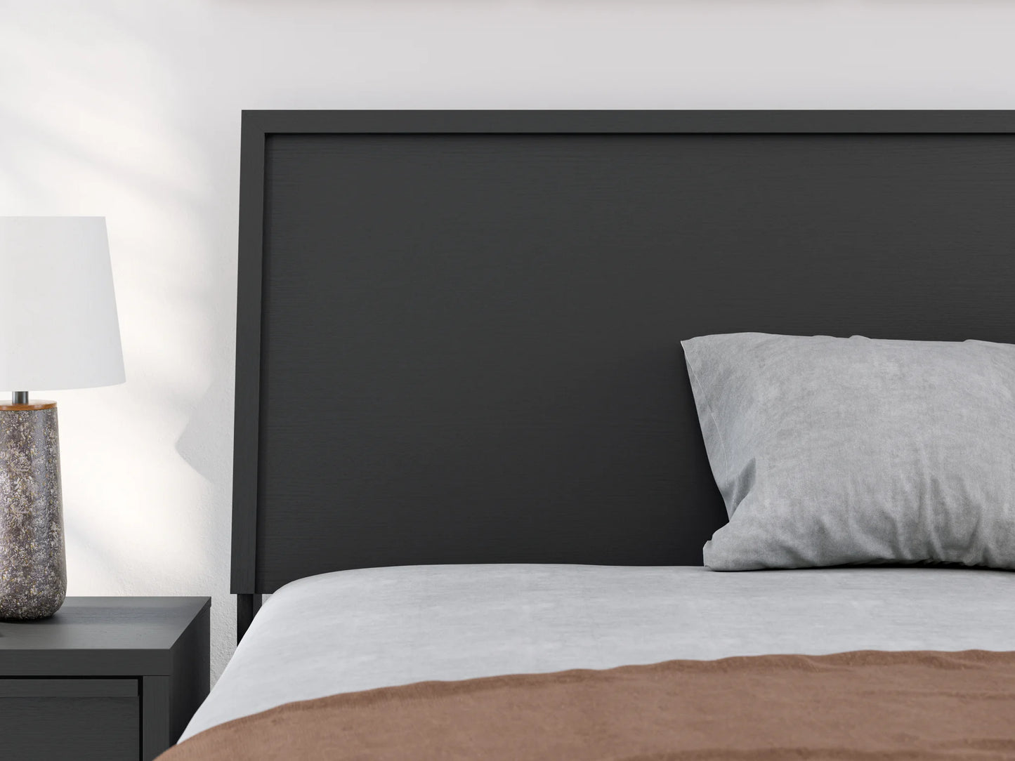 Danziar - Black - Full Panel Bed With Low Footboard