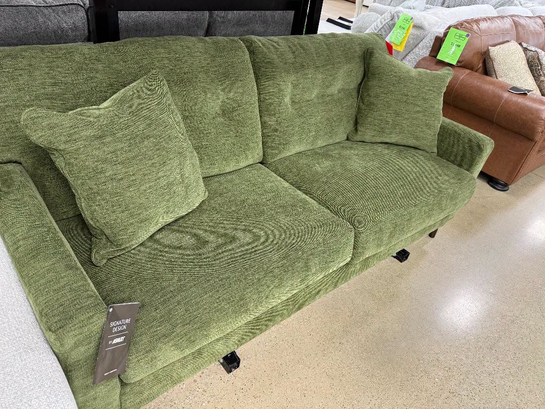 “Bixler” Sofa