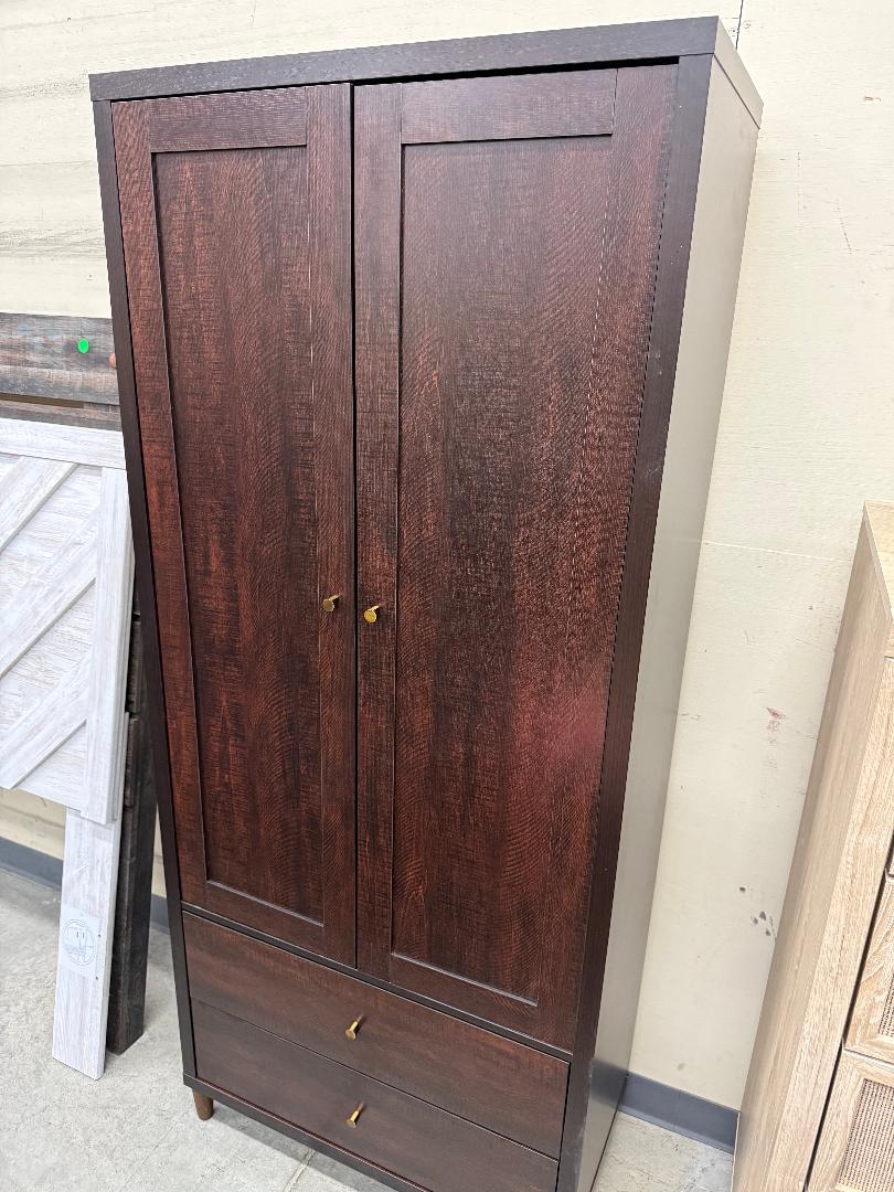 Coaster Doorchest