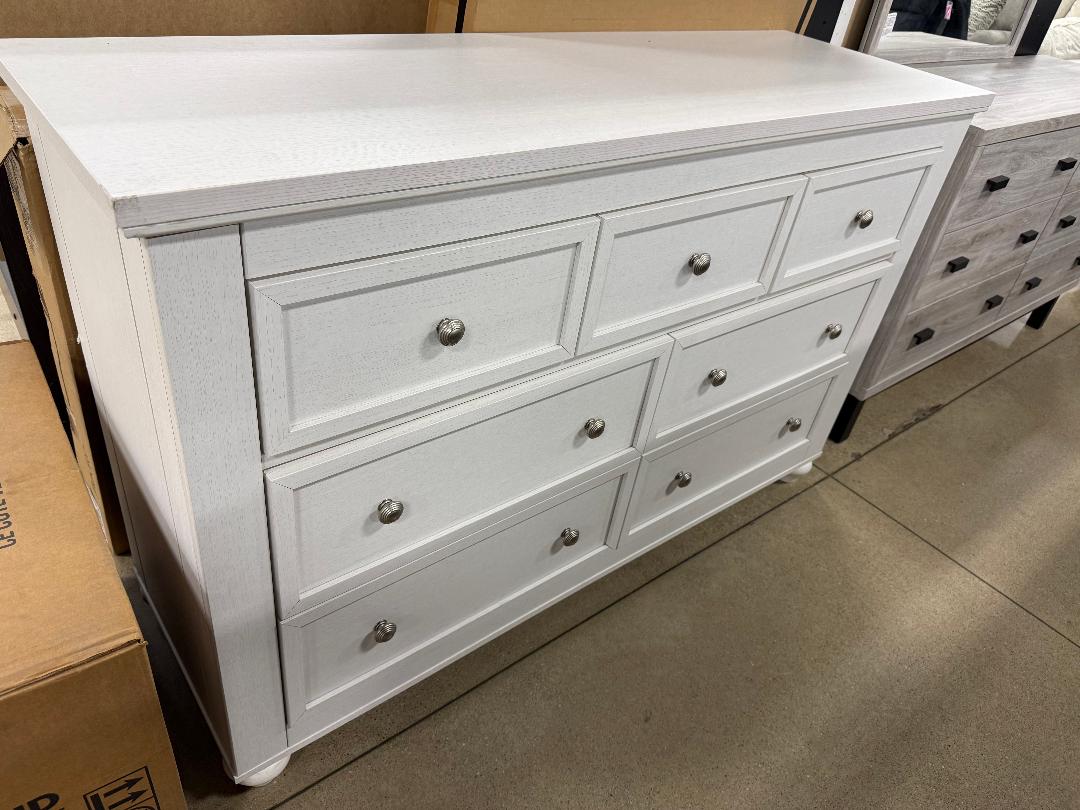 Dresser