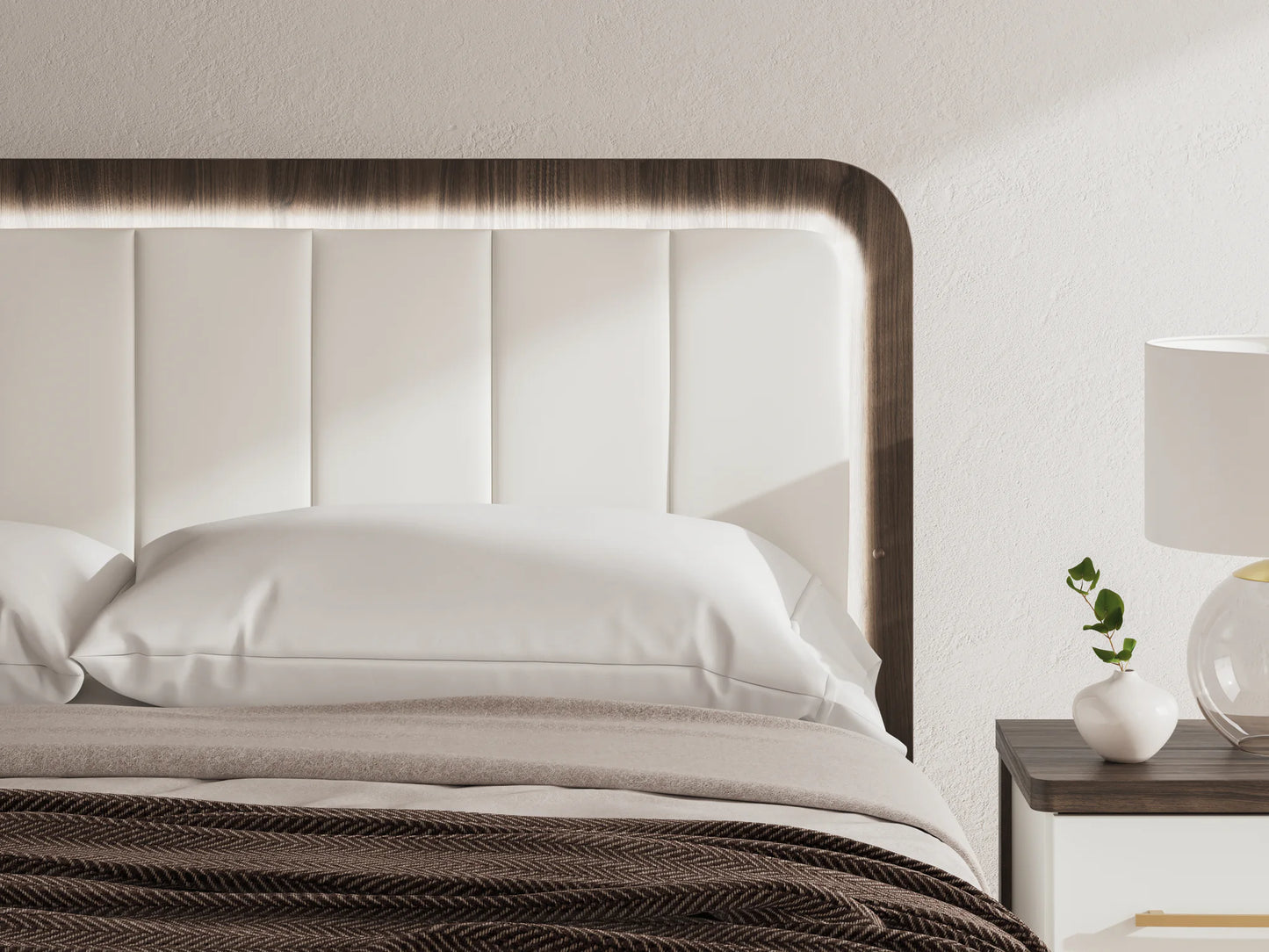 Kendanport - King Upholstered Bed - White / Brown