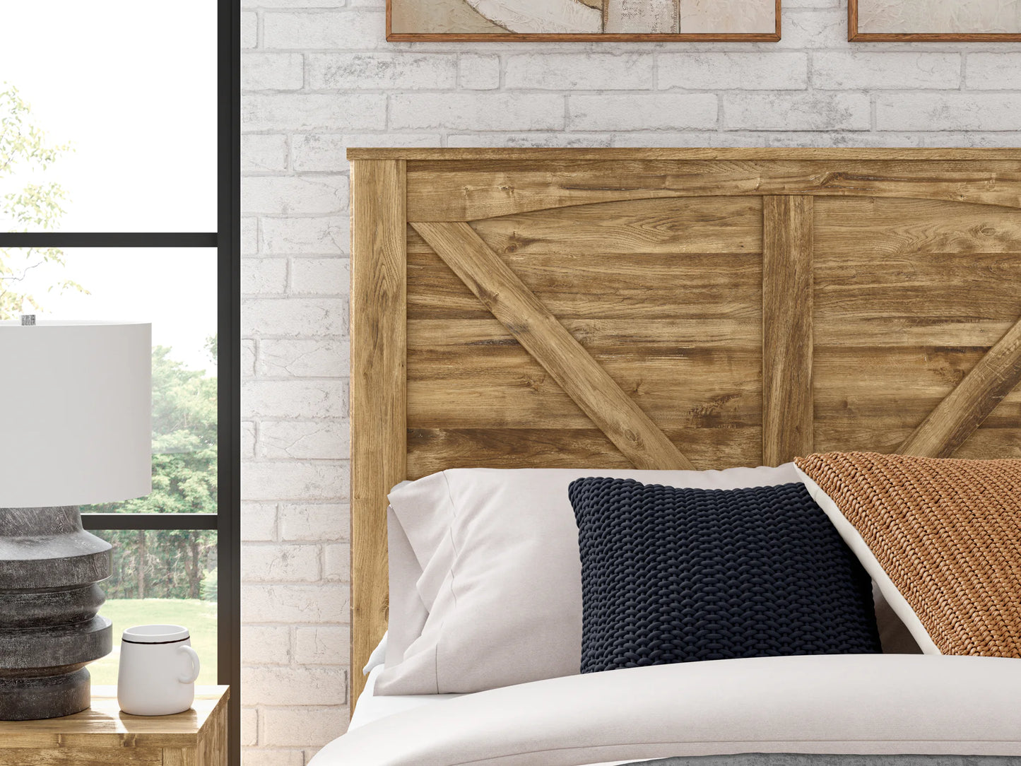 Maystonna - Queen Crossbuck Panel Bed - Brown