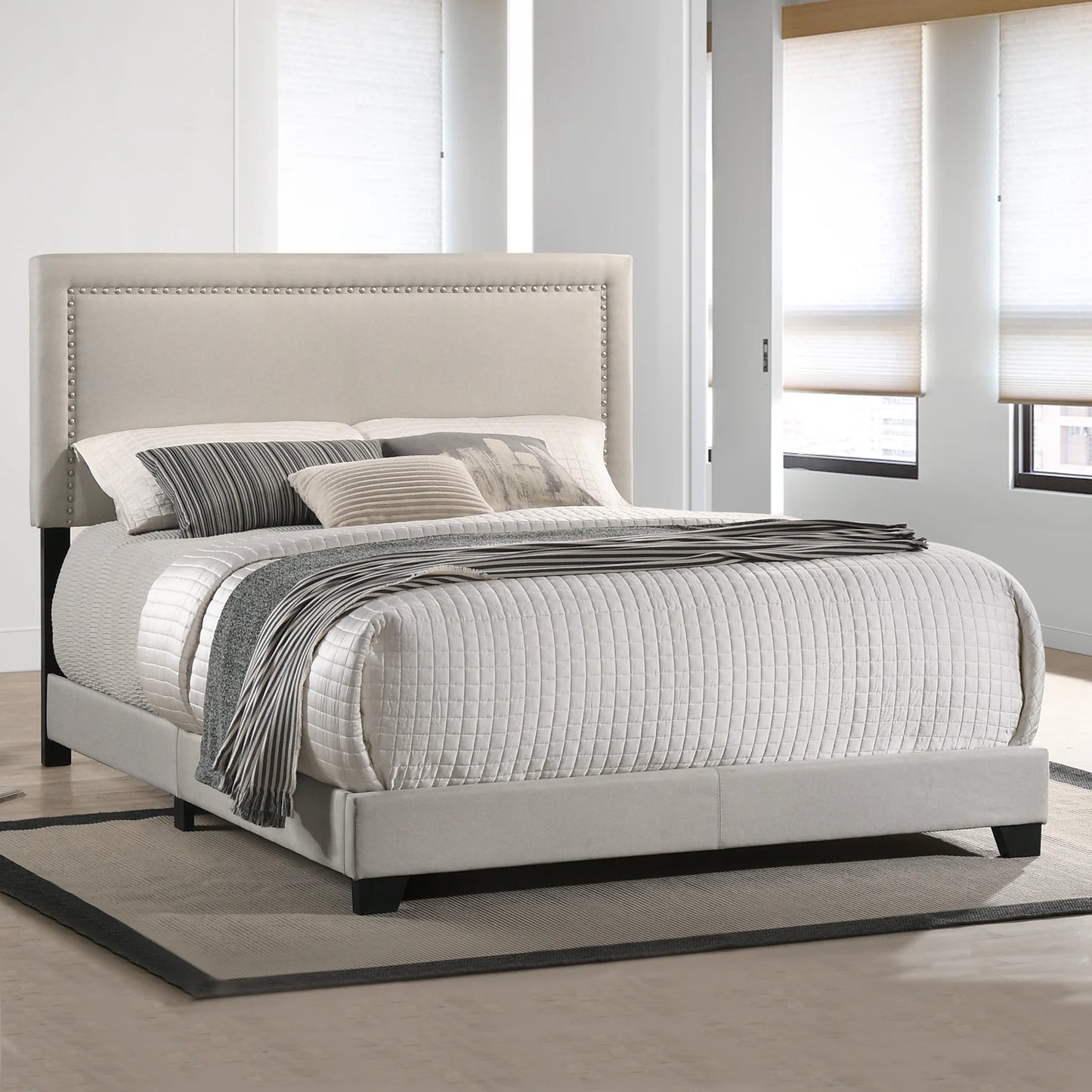 Zion - Upholstered Queen Bed - Fog