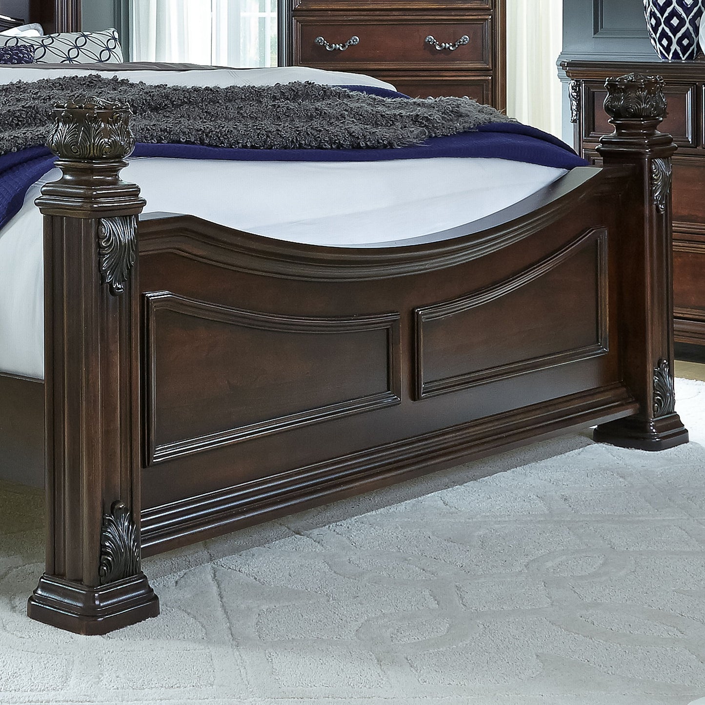 Messina Estates - Queen Poster Bed - Dark Brown