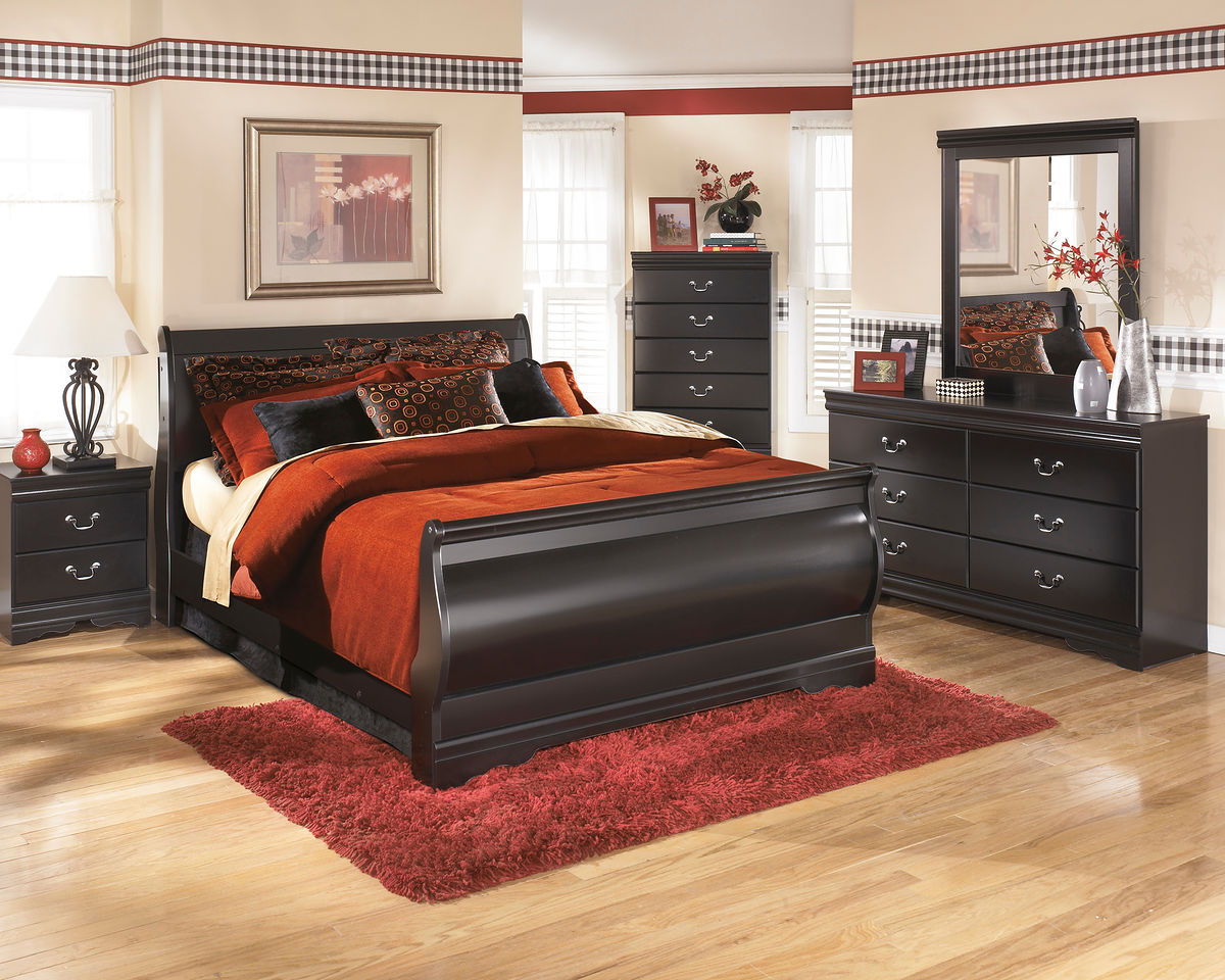 Huey - Black - Bedroom Mirror – Furniture Warehouse Ohio