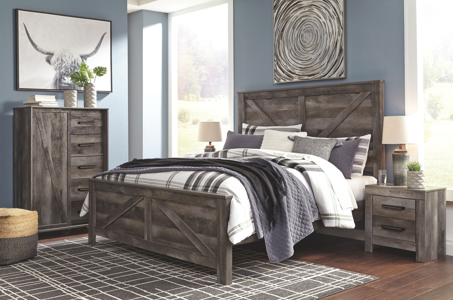 Wynnlow - Gray - King Crossbuck Panel Bed