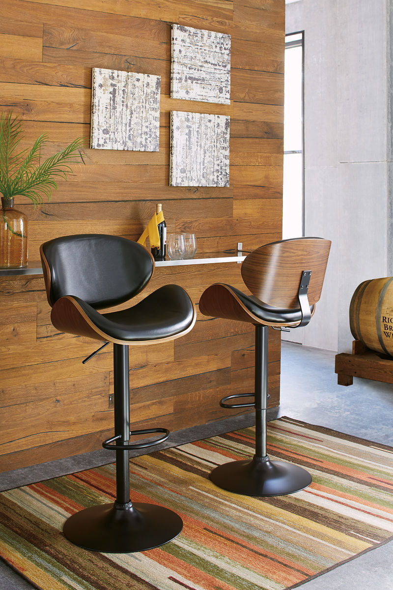 Bellatier - Brown - Tall Uph Swivel Barstool