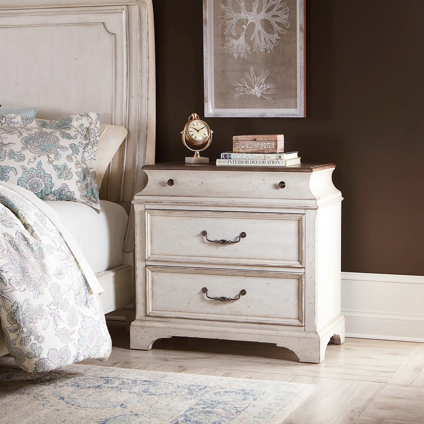 Abbey Road - Accent Chest - White