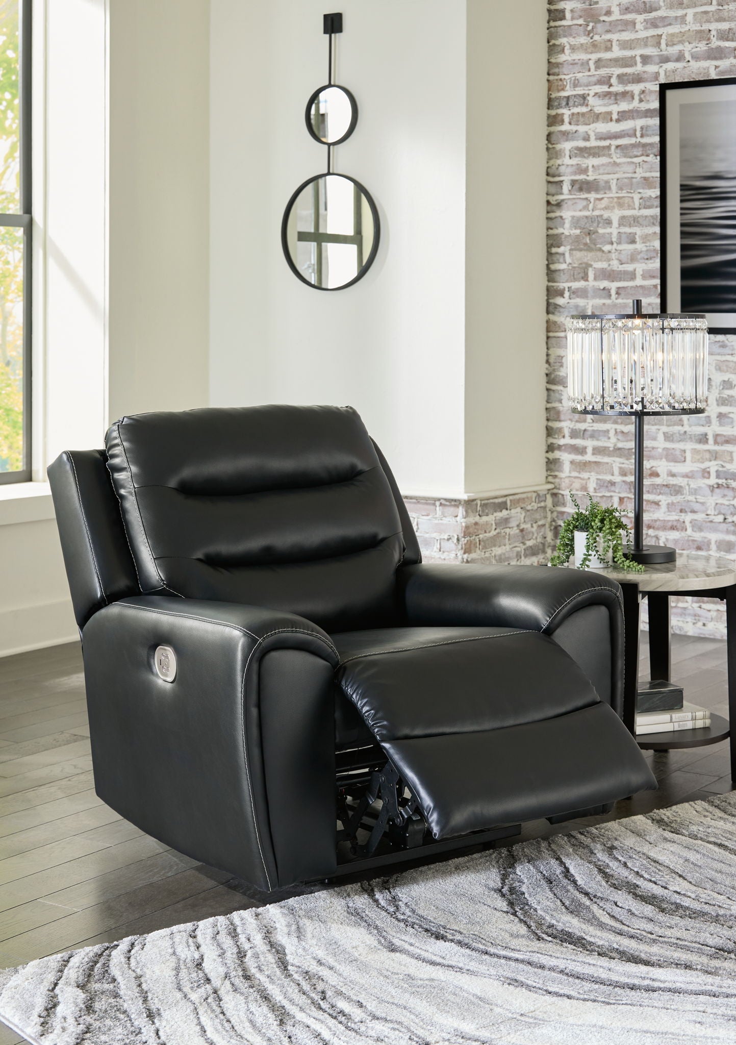 Warlin - Black - Pwr Recliner/Adj Headrest