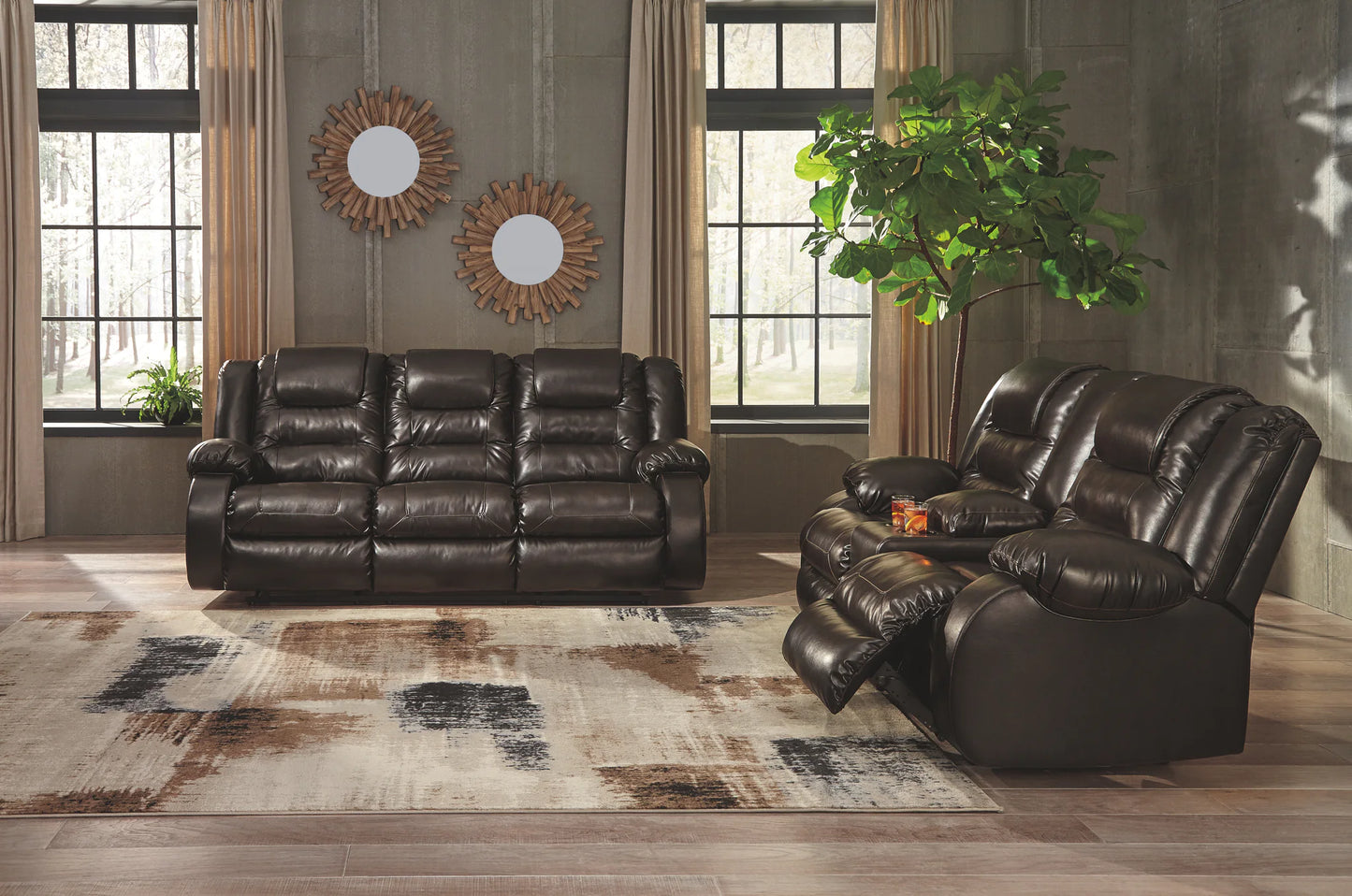 Vacherie - Chocolate - Dbl Rec Loveseat W/Console