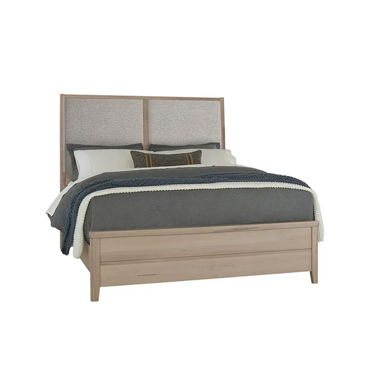 Woodbridge - Queen Upholstered Bed With Grey Fabric - Clear Maple