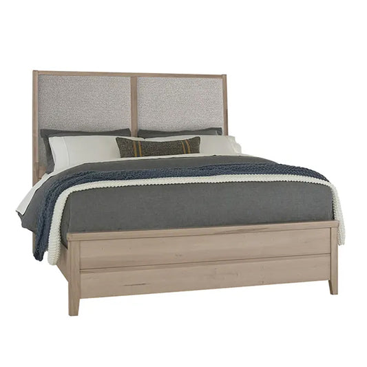 Woodbridge - Queen Upholstered Bed With Grey Fabric - Clear Maple