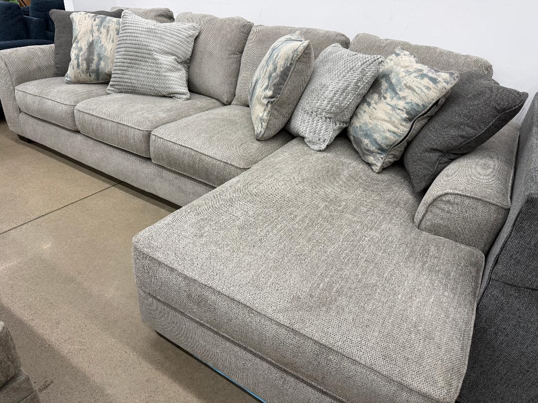 Ashley "Ardsley" Sectional