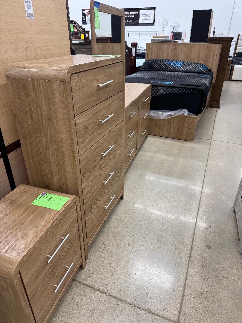 Ashley “Gramburg” Dresser, Mirror, Chest, Queen Bed, Nightstand