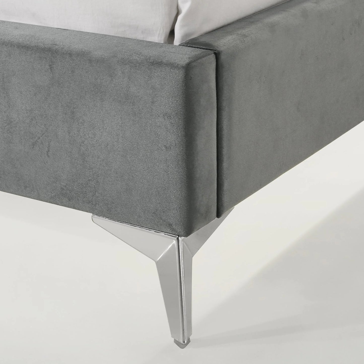 Amberley - Twin Upholstered Corner Bed With LED And USB - Gray