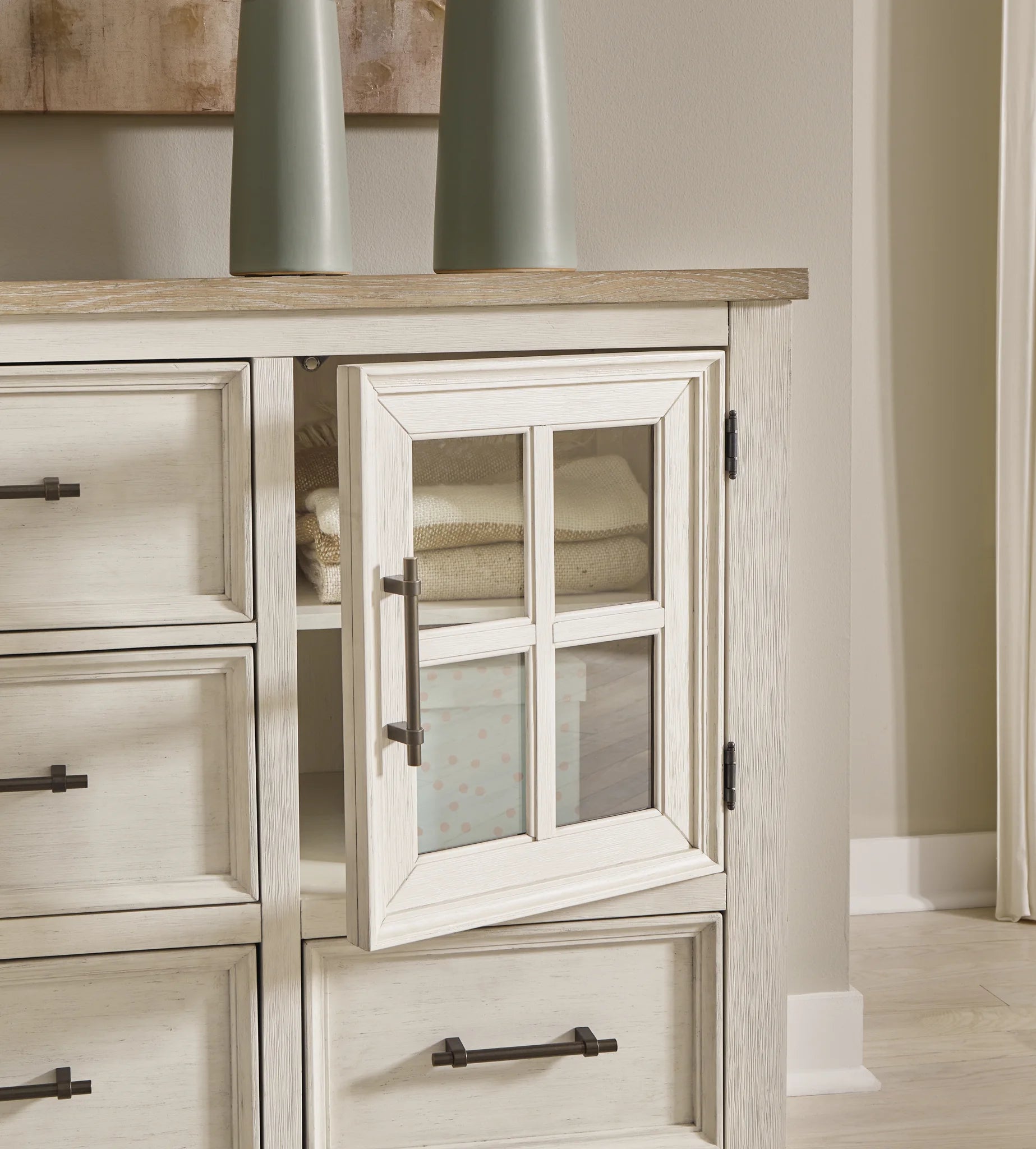 Shaybrock - Antique White / Brown - Dresser Shaybrock - Antique White / Brown - Dresser