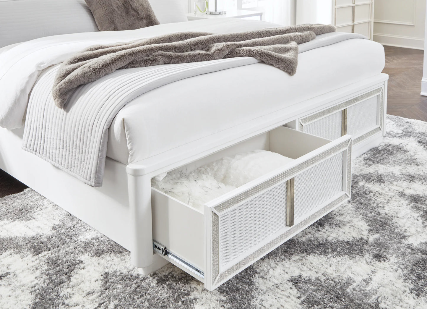 Chalanna - White - King Upholstered Storage Bed 3