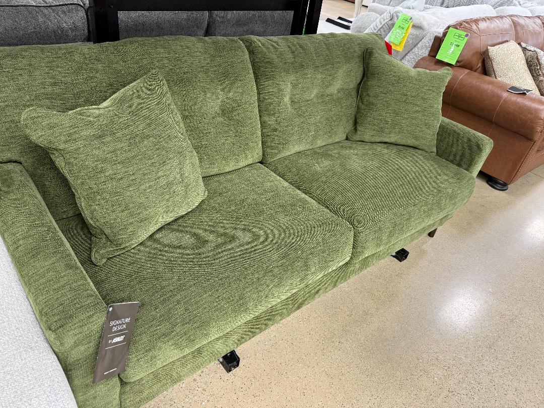 “Bixler” Sofa