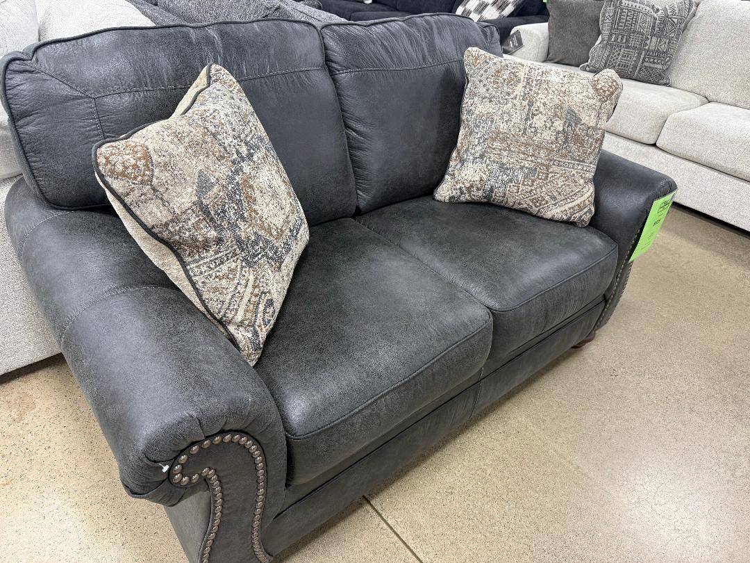 “Chasemore” Loveseat
