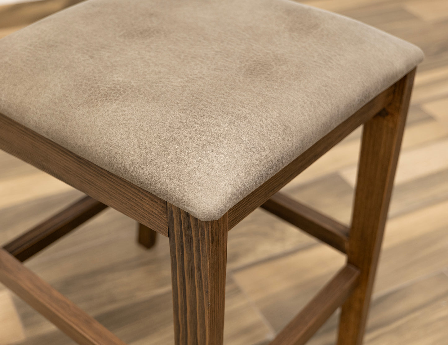 Novus Lodge - Barstool - Walnut Brown