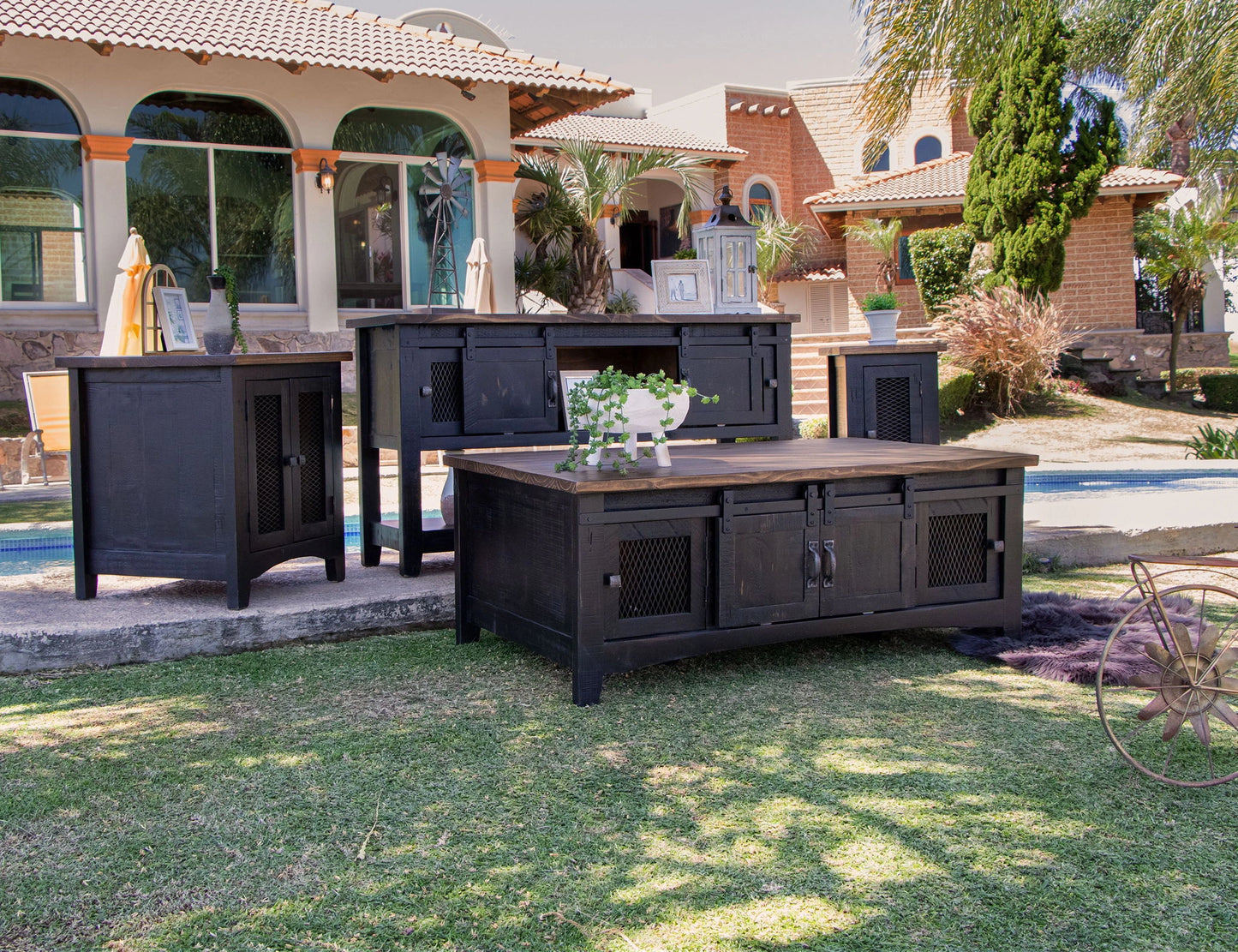 Pueblo Black - Cocktail Table - Black / Medium Brown