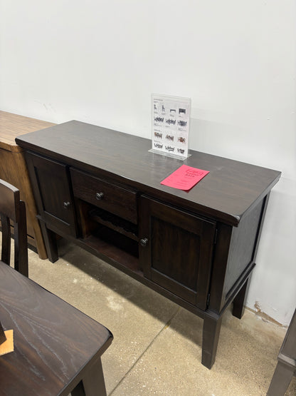 Ashley Dining Server