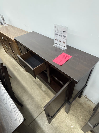 Ashley Dining Server