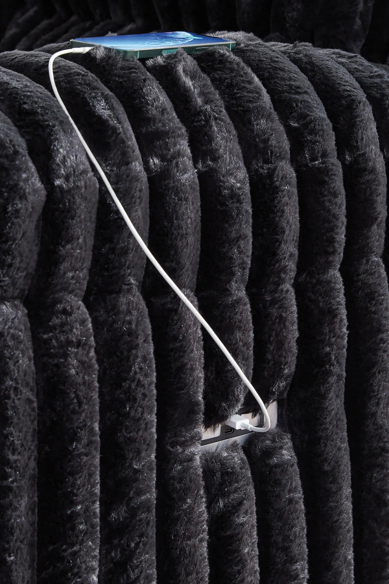 Rhine Falls - Onyx - Reclining Power Sofa With Drop Down Table