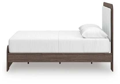 Kendanport - Queen Upholstered Bed - White / Brown