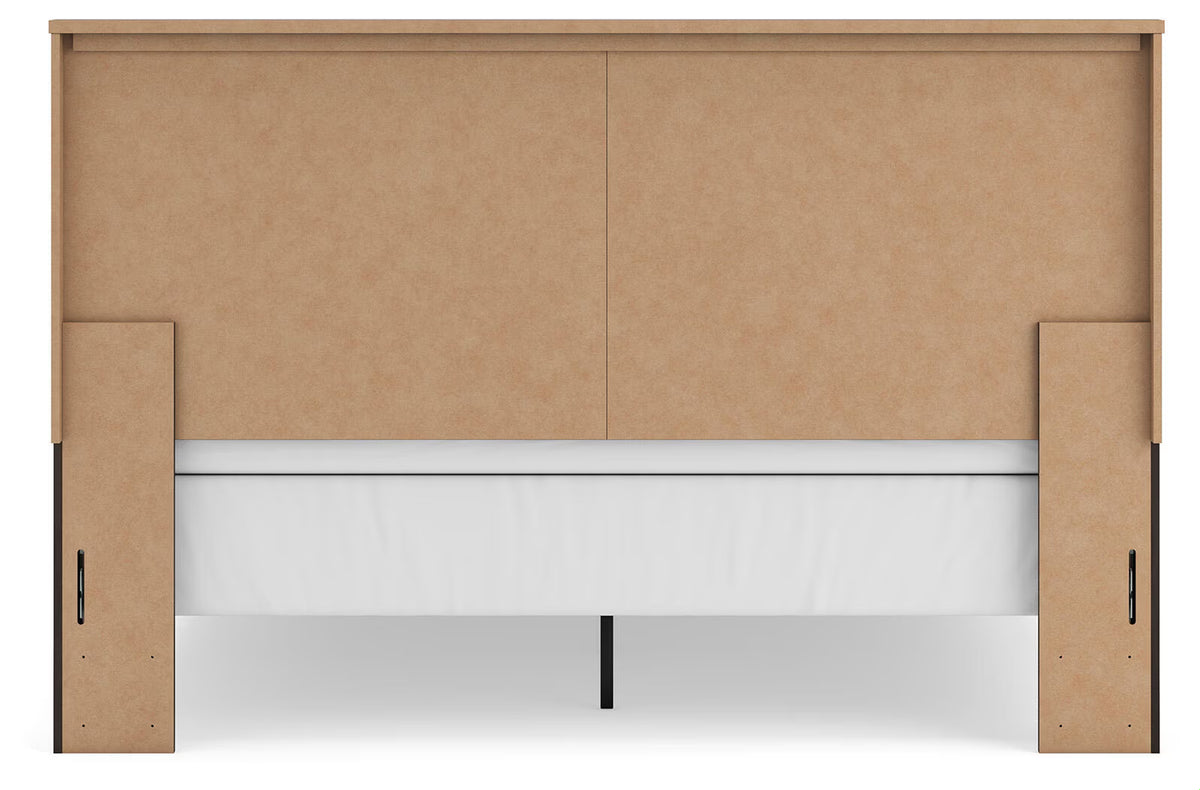 Shaehartin - King Panel Bed - Dark Brown