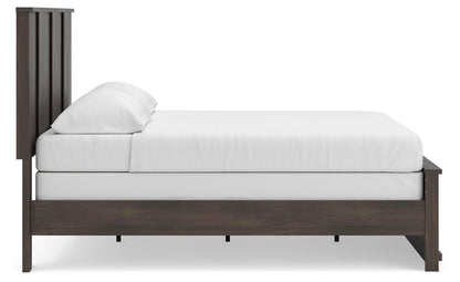 Shaehartin - King Panel Bed - Dark Brown