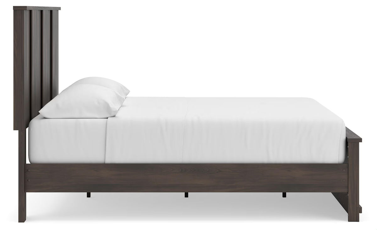 Shaehartin - King Panel Platform Bed - Dark Brown