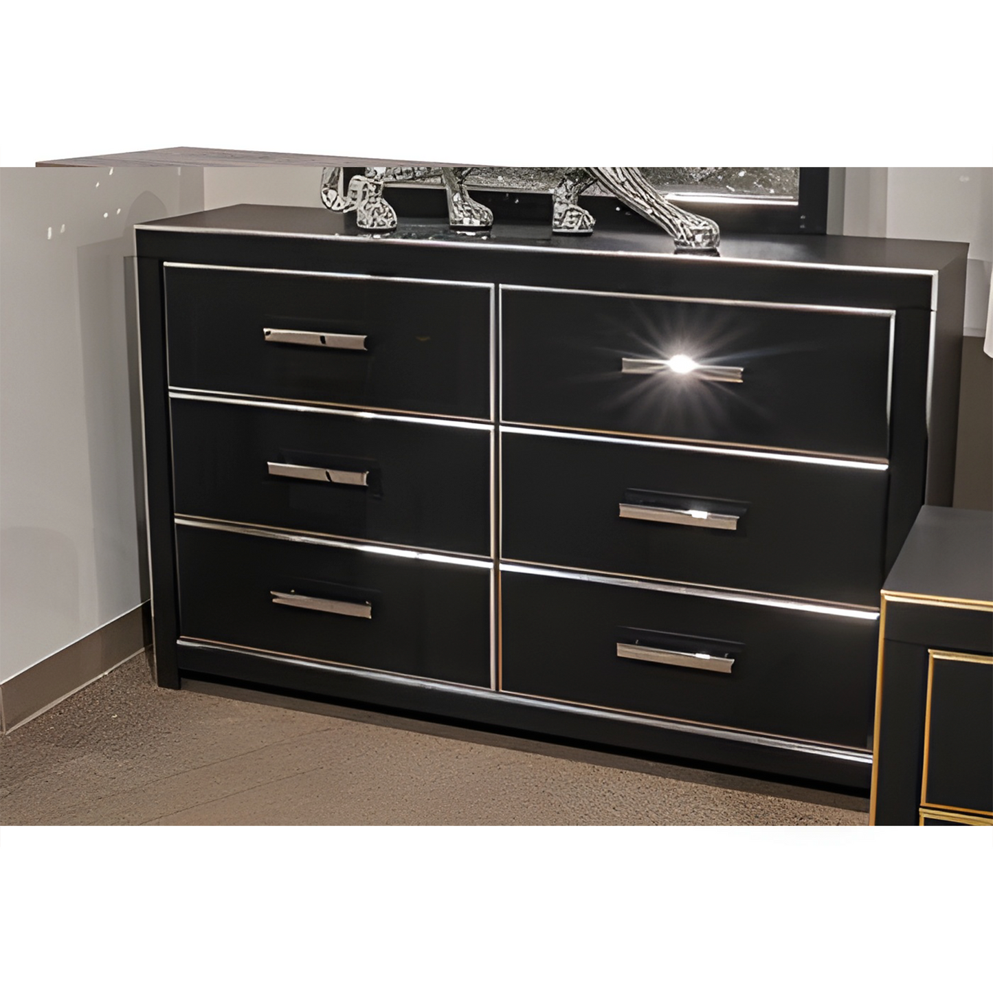 Zuraleus - Black - Six Drawer Dresser
