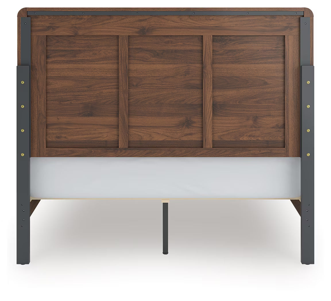 Fortlorn - Queen Panel Bed - Walnut Brown
