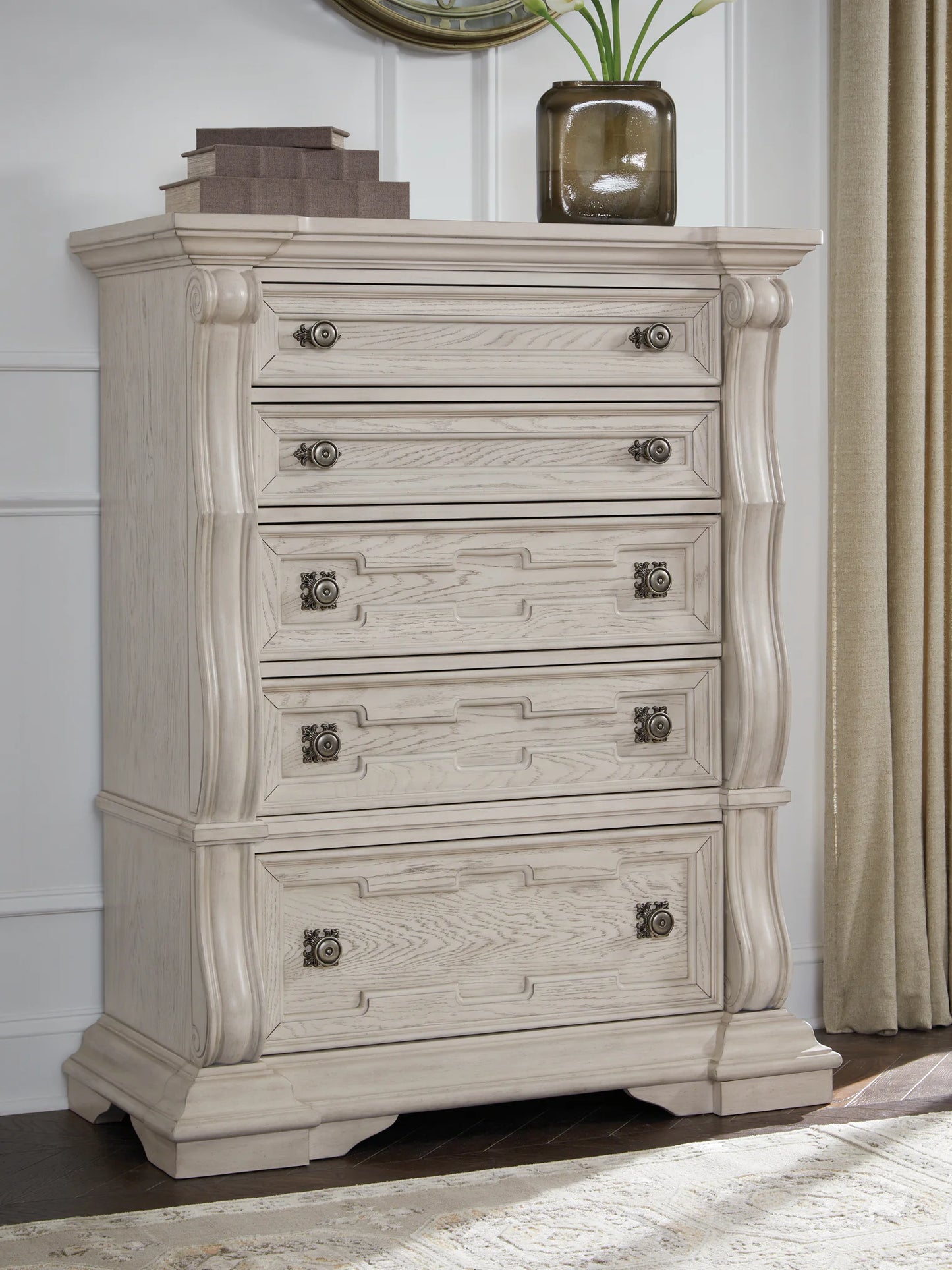 Bruchandi - Antique White - Five Drawer Chest