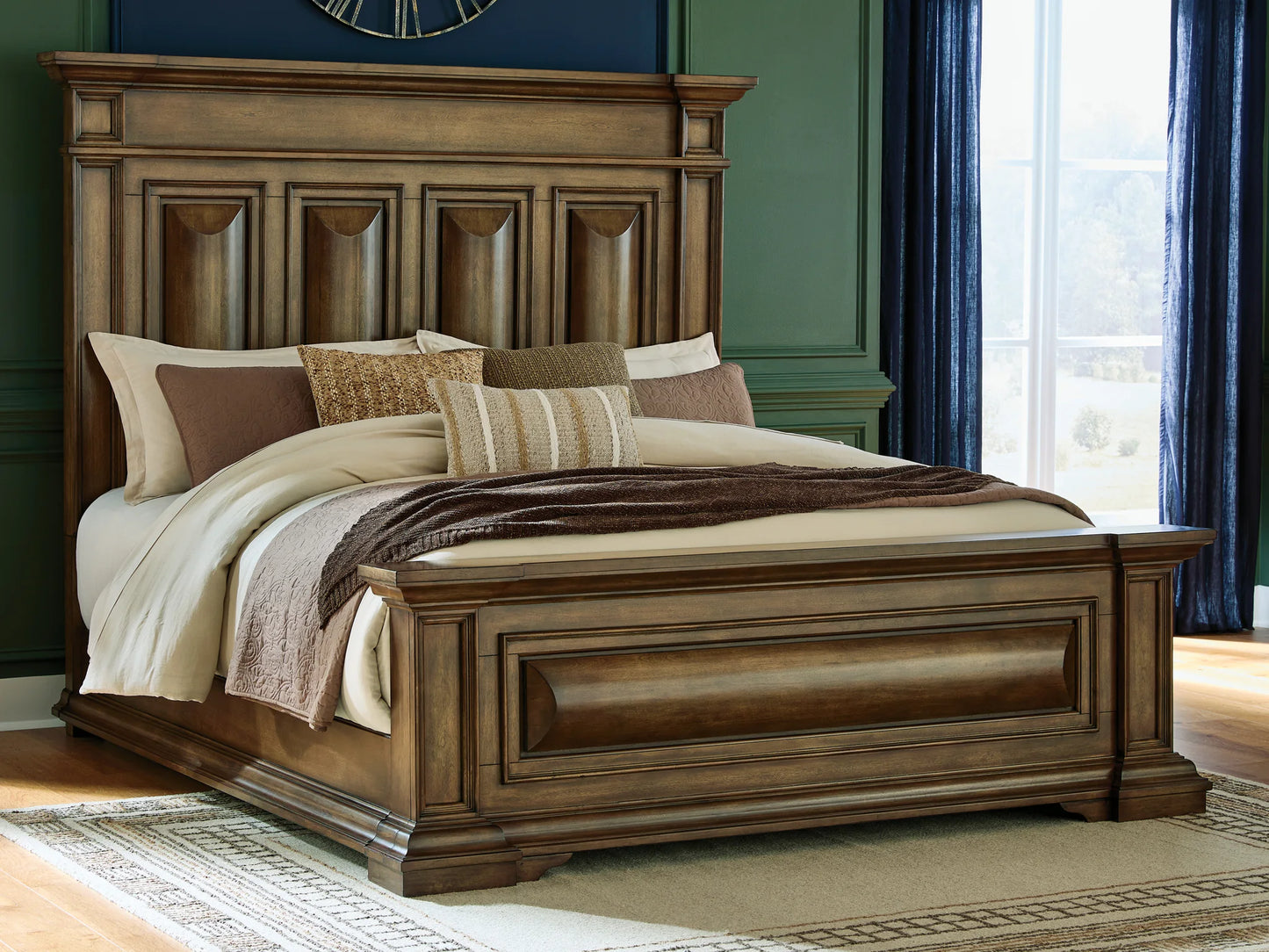 Frantanna - King Panel Bed - Brown