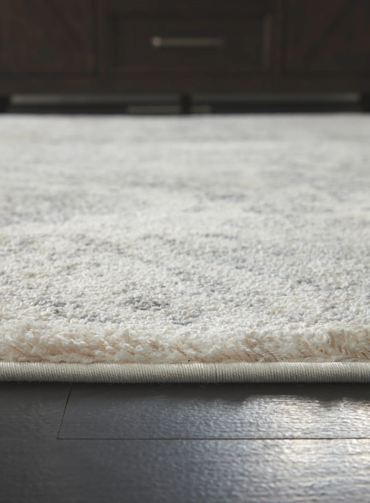 Precia Rug Precia - Gray / Cream - Large Rug - 8' x 11' – Furniture Warehouse Ohio