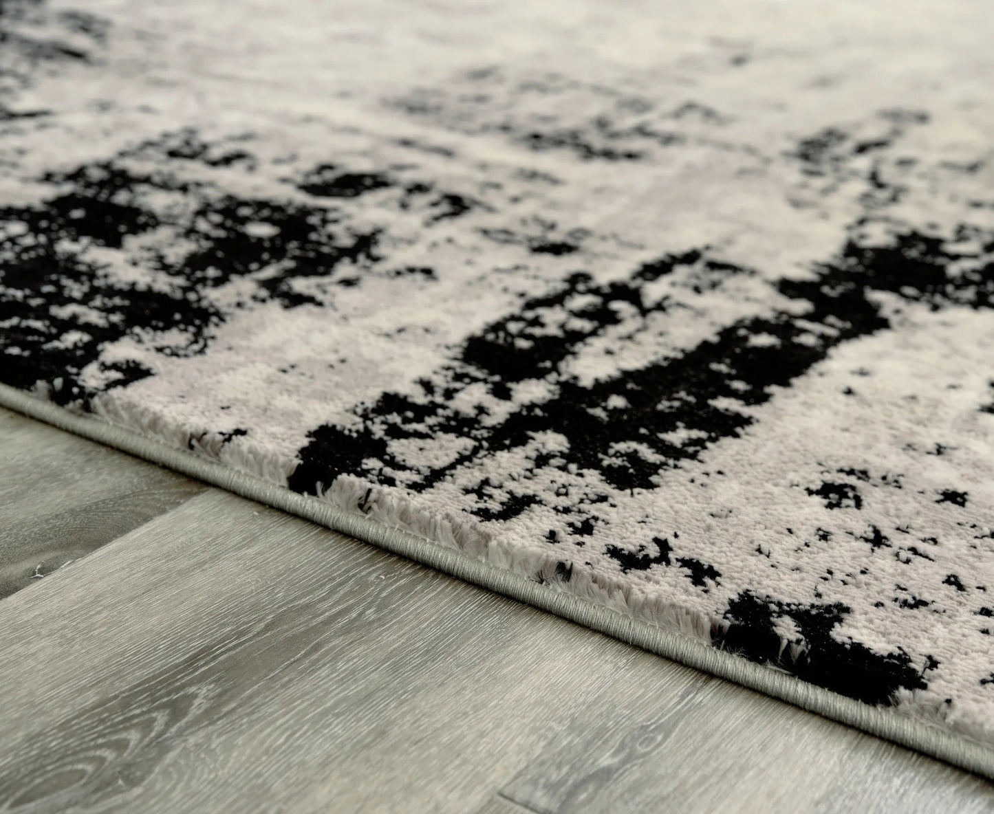 Zekeman - Black / Cream / Gray - Medium Rug - 5' x 8'