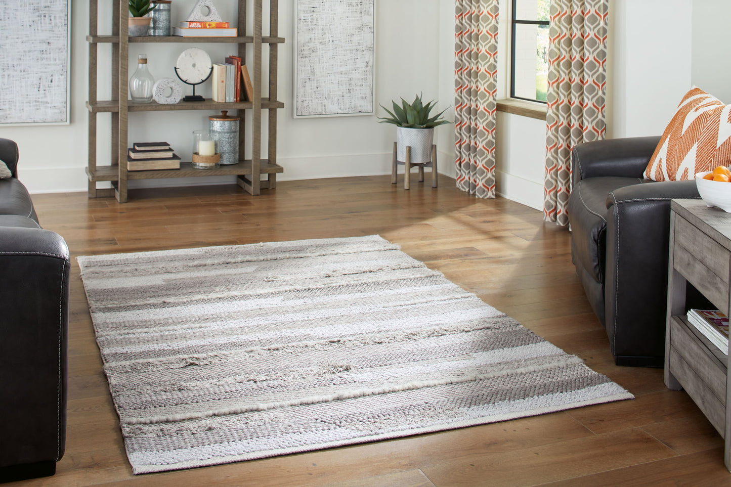 Oranford - Gray - Medium Rug - 5' x 7'