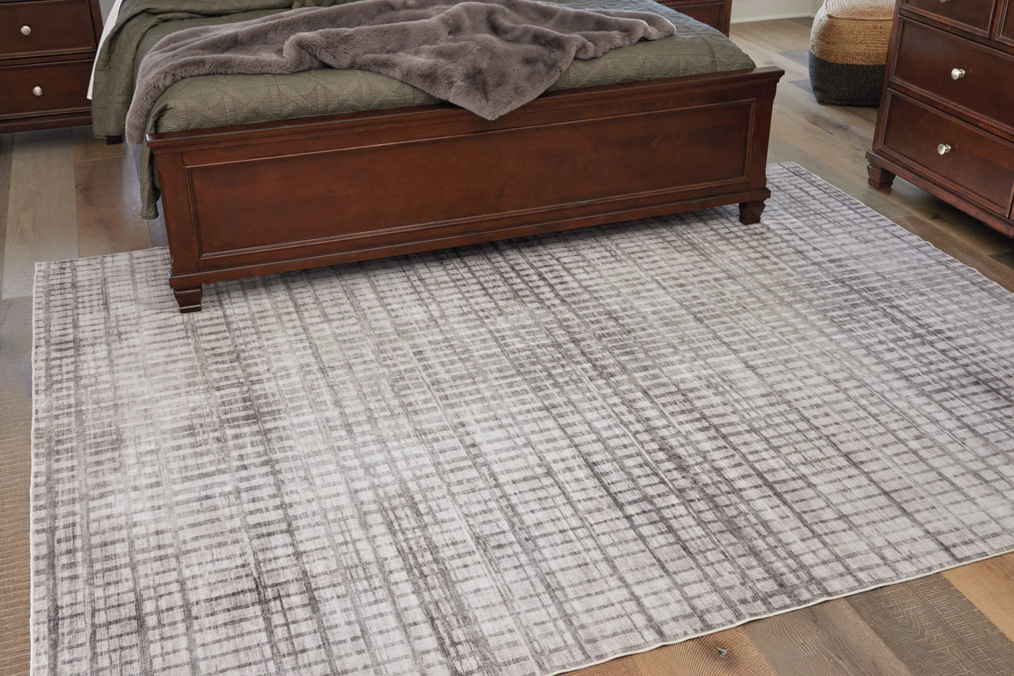 Moorhill - Cream / Taupe - Medium Rug - 5' x 7'