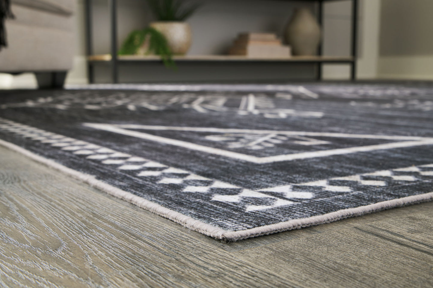 Arloman - Black / Cream / Gray - Large Rug - 8' x 10'