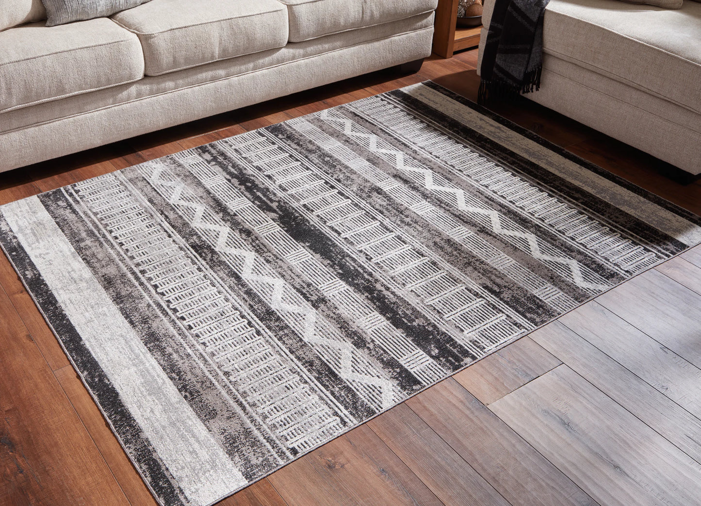 Henchester - Multi - Medium Rug - 5' x 7'