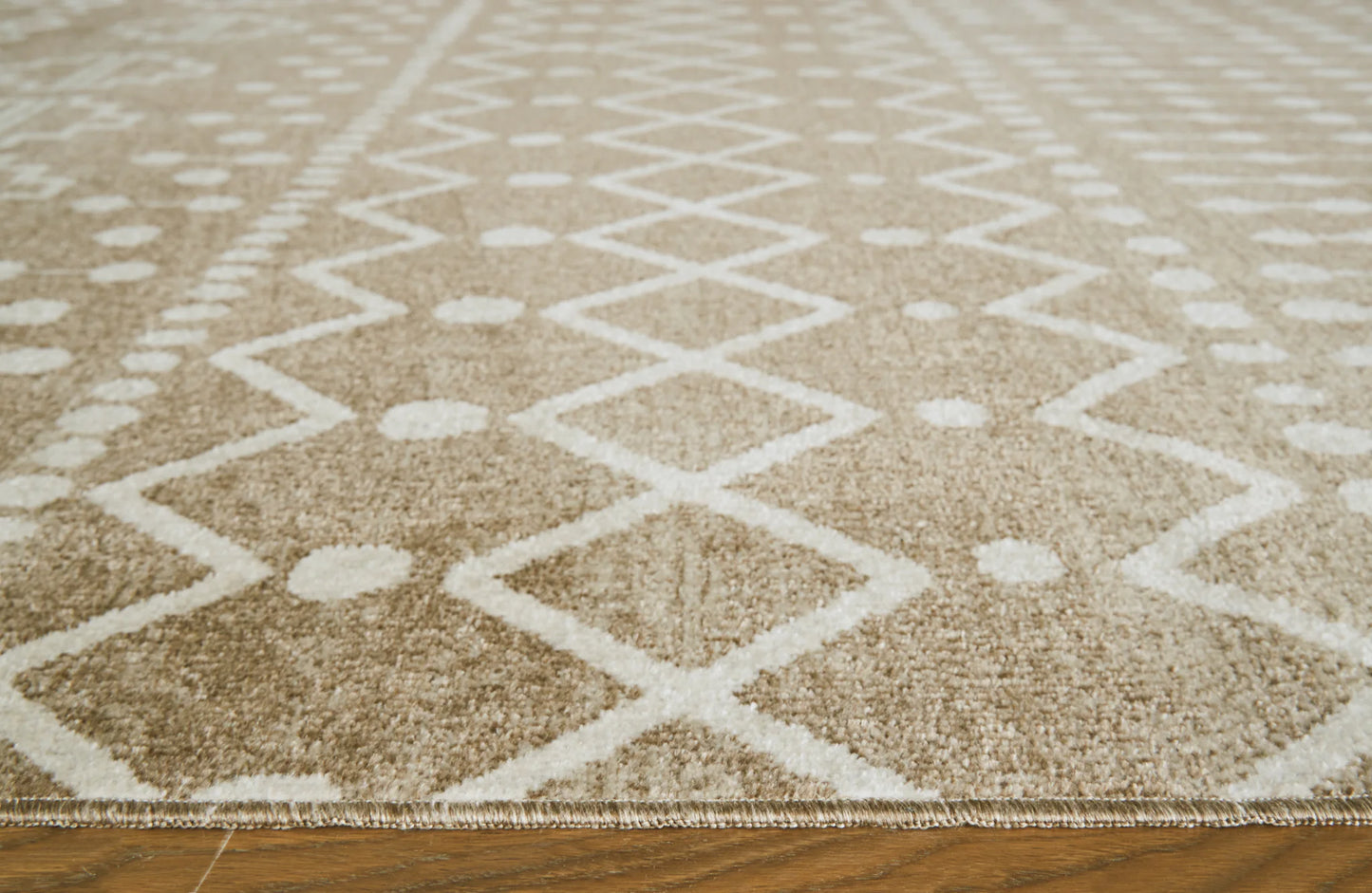 Bunchly - Tan / Brown / Cream - Medium Rug - 5' x 7'