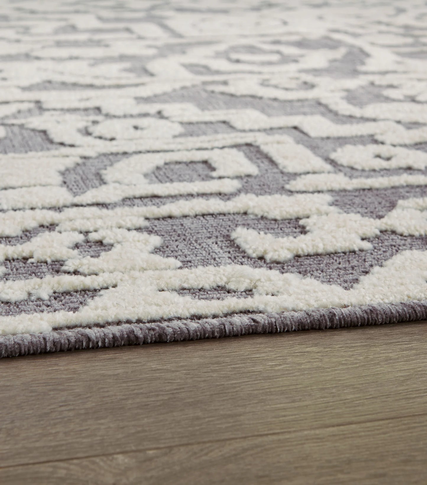 Oddetteley - Gray / Ivory - Medium Rug - 5' x 7'