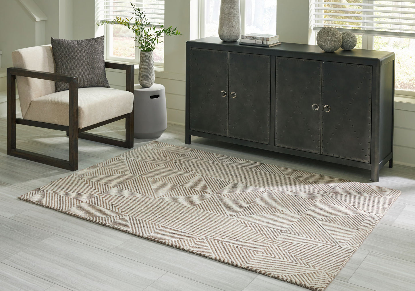 Jadott - Beige / Brown - Medium Rug - 5' x 7'