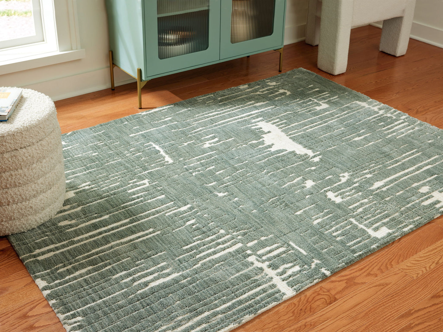 Cayworth - Teal / White - Medium Rug - 5' x 7'