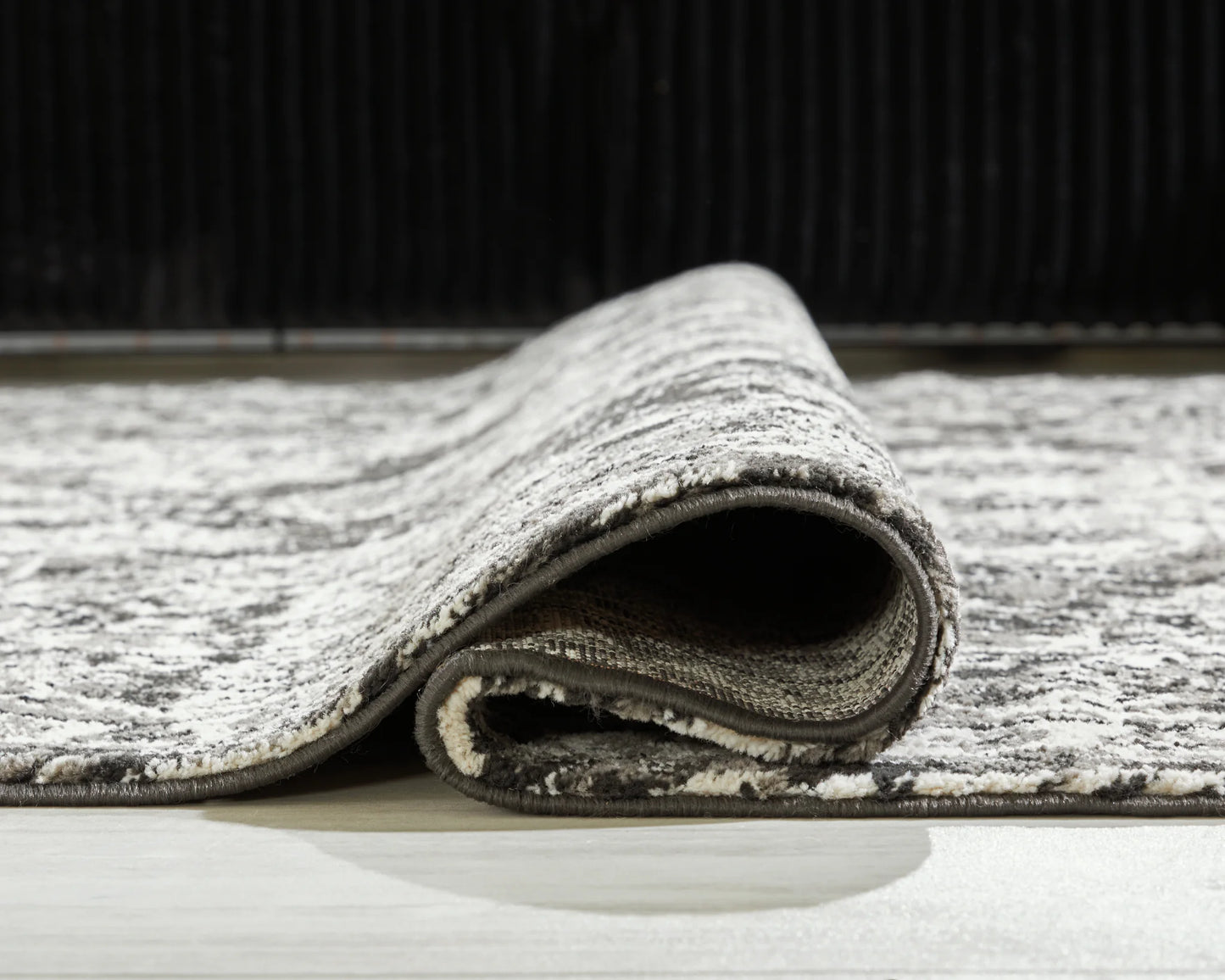 Glennisman - Black / Gray / Ivory - Medium Rug - 5 x 7